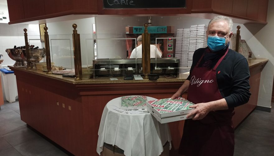 Broderie tabliers Pizzeria Vitigno Maurepas Yvelines